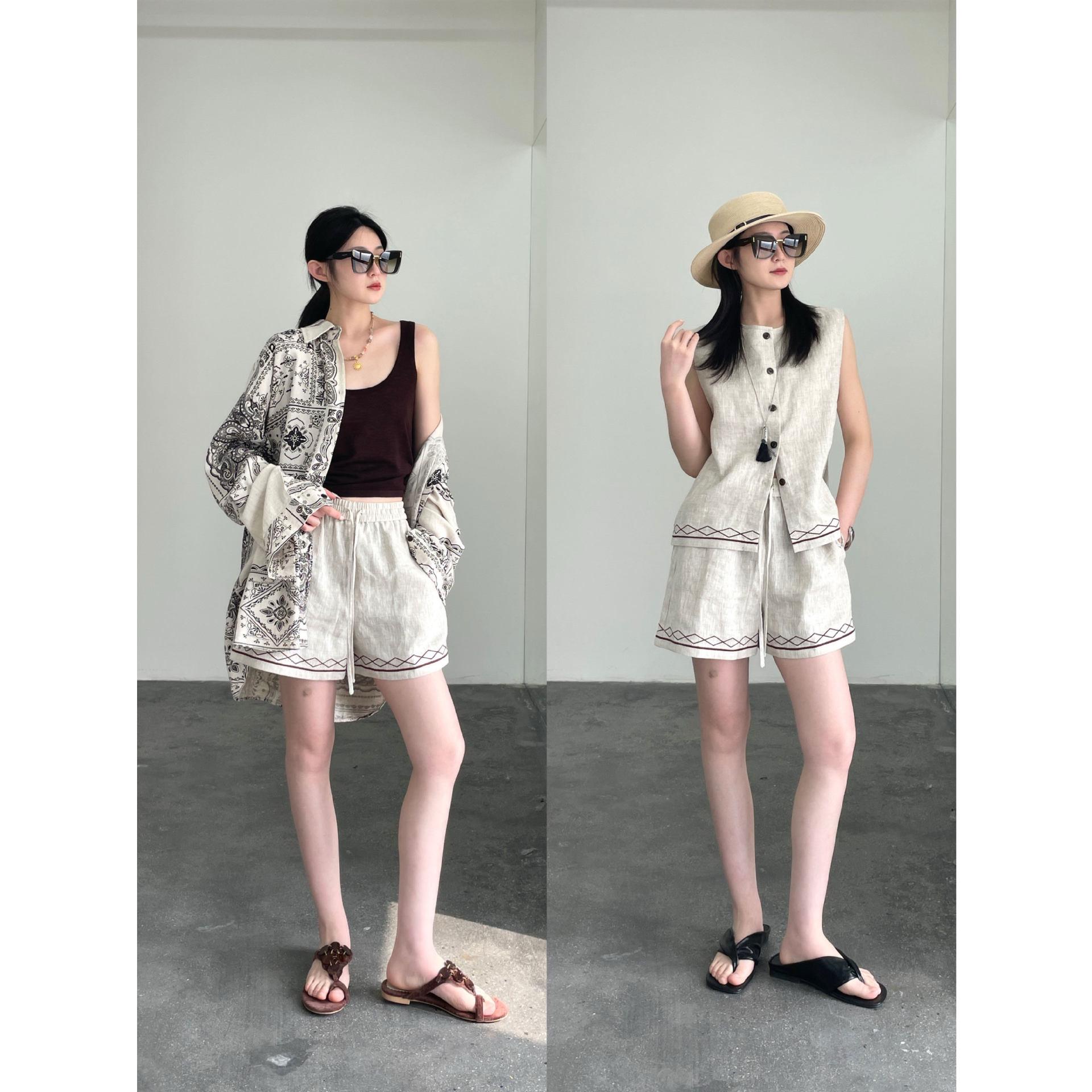 Southern Fish Women s 100% Linen Diamond Pattern Casual Shorts Large
Southern Fish Women s 100% Linen Diamond Pattern Casual Shorts Large