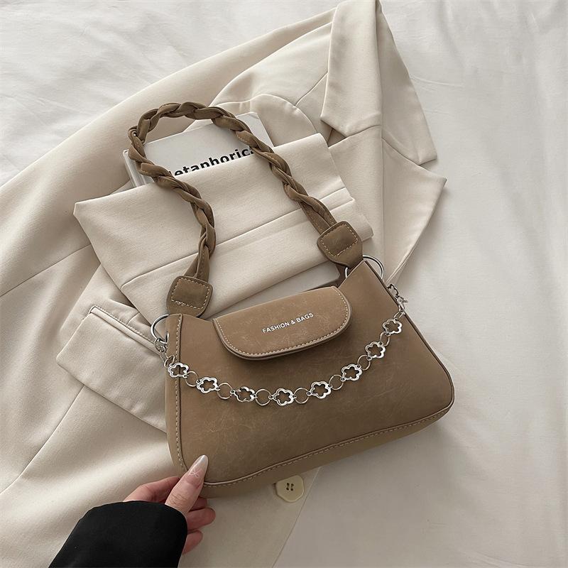 Simple crossbody matte texture chain single shoulder simple new fashion texture small square bag women
Simple crossbody matte texture chain single shoulder simple new fashion texture small square bag women