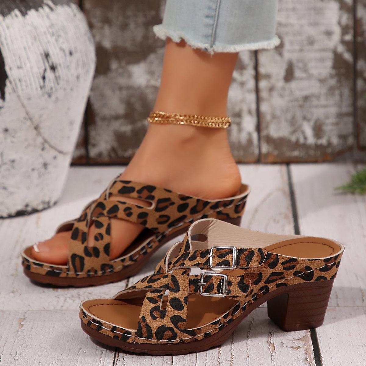 Fashion outer thick heel cool slippers women s large size leopard print high heel sandals 43 леопард друку кольору
Fashion outer thick heel cool slippers women s large size leopard print high heel sandals 43 леопард друку кольору