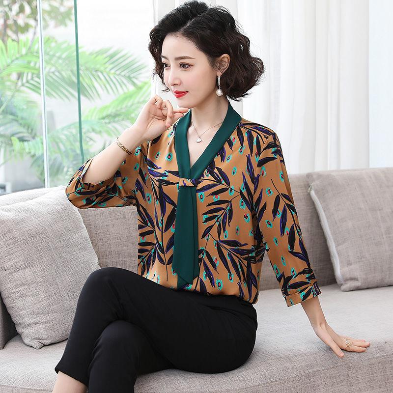 Женский весенний топ свободного кроя с V-образным вырезом и принтом листьев XS
Женский весенний топ свободного кроя с V-образным вырезом и принтом листьев XS