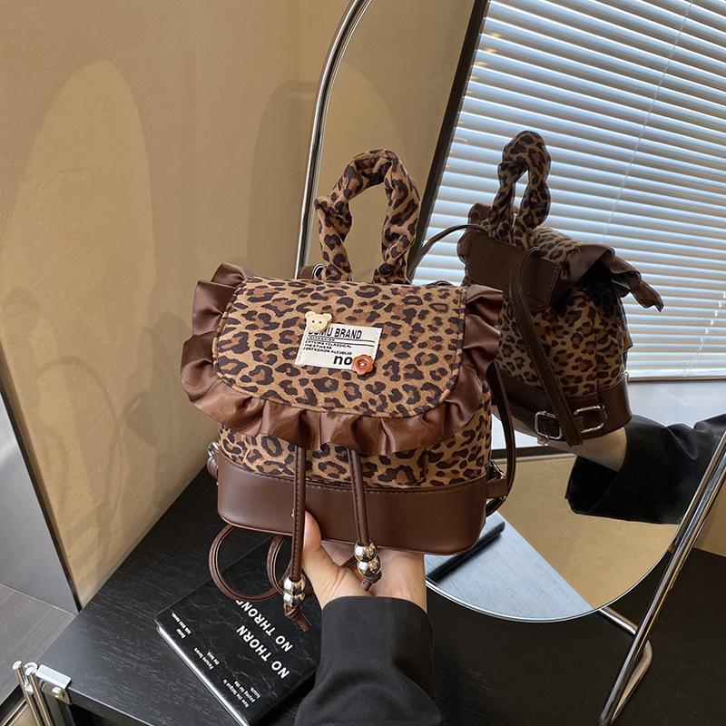 Милый рюкзак с леопардовым принтом, женский, новый, осенне-зимний, модный, мини-школьный рюкзак с чувством дизайна, дорожный рюкзак
Милый рюкзак с леопардовым принтом, женский, новый, осенне-зимний, модный, мини-школьный рюкзак с чувством дизайна, дорожный рюкзак