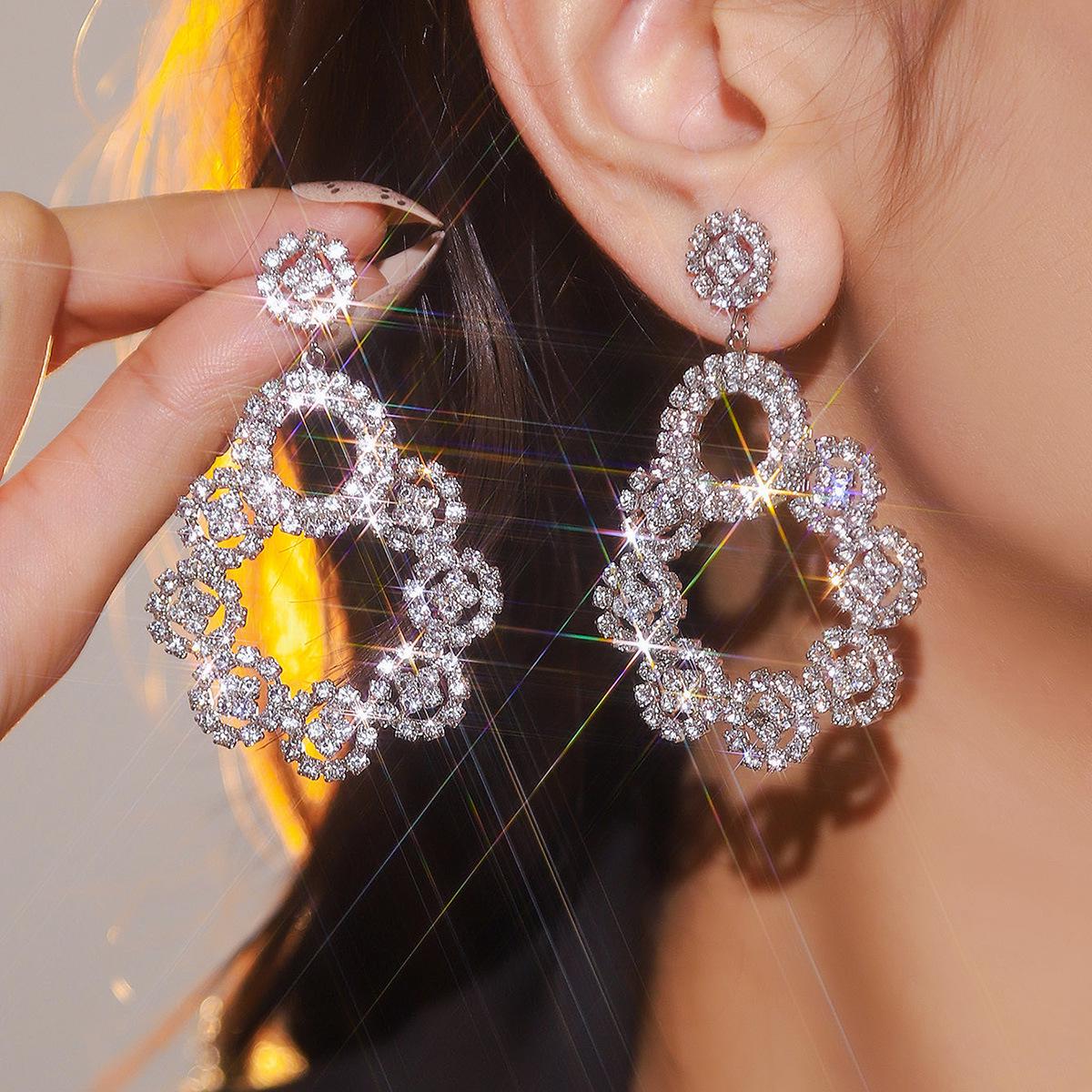 DINGKA Exaggerated Floral Dangle Earrings - Luxurious Shiny Long Jewelry Piece золотой
DINGKA Exaggerated Floral Dangle Earrings - Luxurious Shiny Long Jewelry Piece золотой