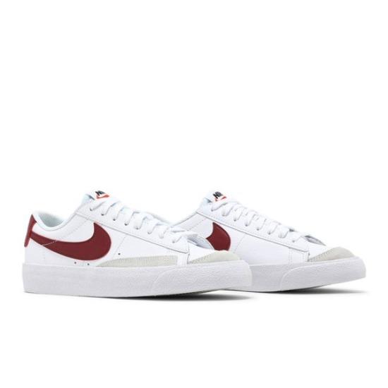 Nike Blazer Low 77 GS White Team Red DA4074-102 EU 38.5 белый
Nike Blazer Low 77 GS White Team Red DA4074-102 EU 38.5 белый