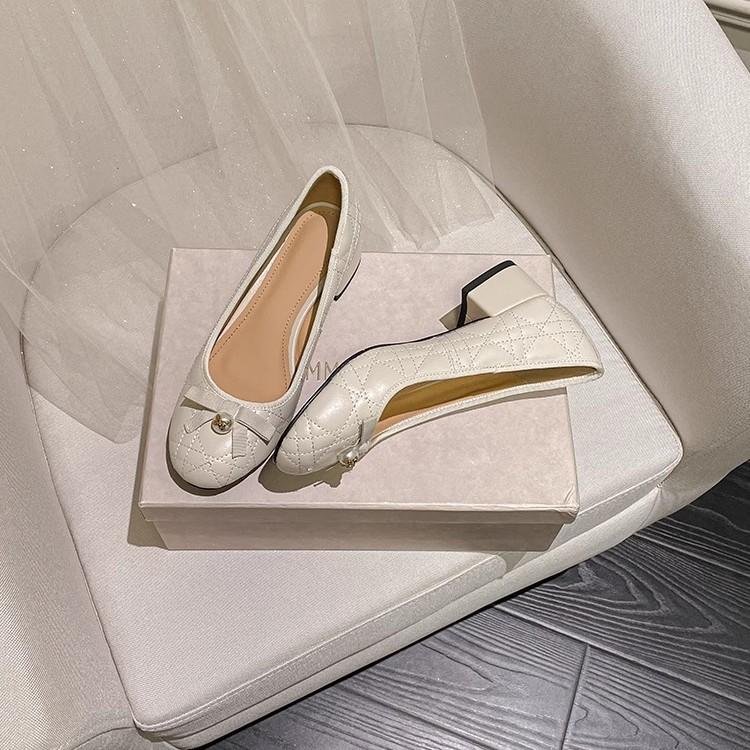 French beautiful small heels mid-heel round head bow light-colored single shoes women s soft-soled high heels 2025 34 абрикосовый
French beautiful small heels mid-heel round head bow light-colored single shoes women s soft-soled high heels 2025 34 абрикосовый