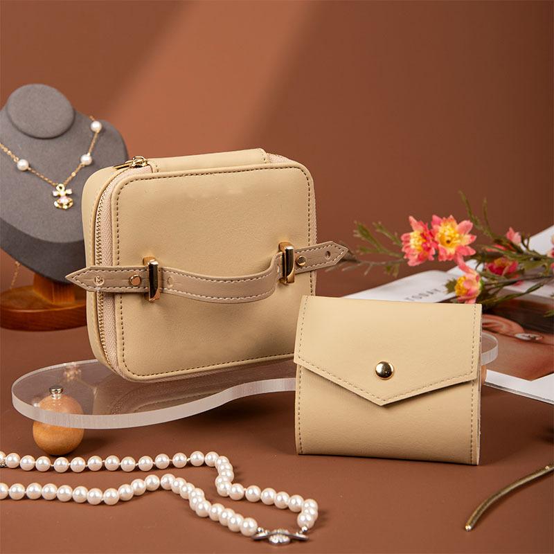 Jewelry Storage Bag Pu Leather Jewelry Box Earring Ring Necklace Holder Portable Portable Jewelry Organizer For Business хакі
Jewelry Storage Bag Pu Leather Jewelry Box Earring Ring Necklace Holder Portable Portable Jewelry Organizer For Business хакі