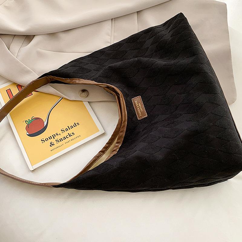 Универсальная сумка большой вместимости женская 2025 новая модная студенческая сумка через плечо под мышку модная сумка-тоут для поездок на работу чёрный
Универсальная сумка большой вместимости женская 2025 новая модная студенческая сумка через плечо под мышку модная сумка-тоут для поездок на работу чёрный