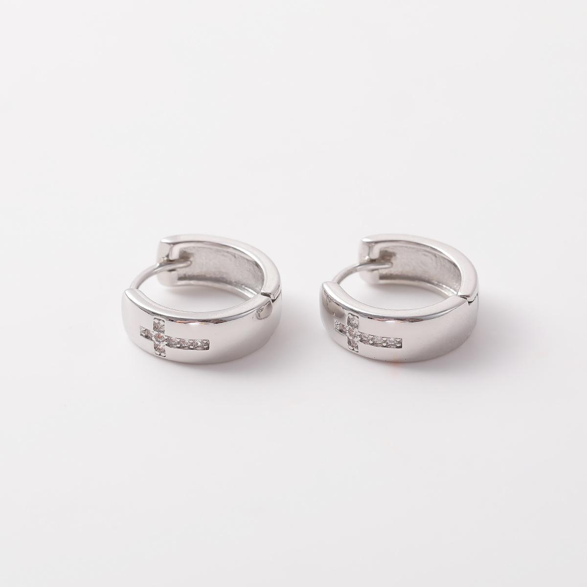 2024 New Rhinestones Cross Earrings for Men Personality Hip-Hop Pair Stainless Steel Stud Earrings Male Women s Party Jewelry
2024 New Rhinestones Cross Earrings for Men Personality Hip-Hop Pair Stainless Steel Stud Earrings Male Women s Party Jewelry