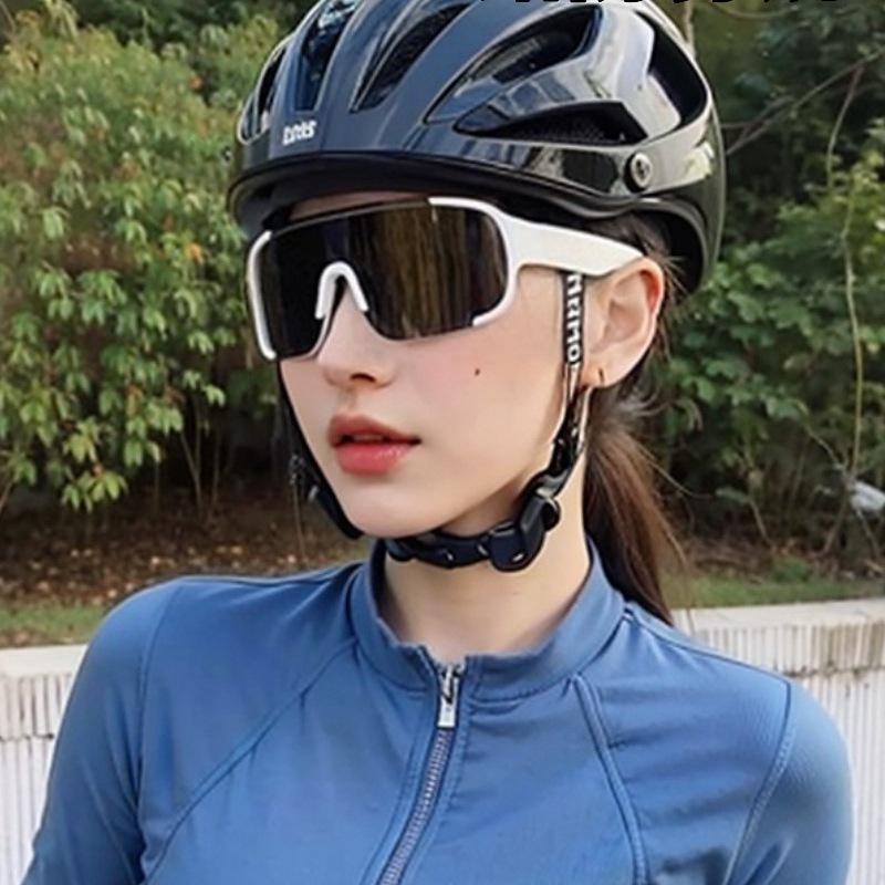Women s mountaineering snow goggles, sports sunglasses, outdoor cycling windproof goggles, hiking, snow mountain skiing goggles White frame black-grey le
Women s mountaineering snow goggles, sports sunglasses, outdoor cycling windproof goggles, hiking, snow mountain skiing goggles White frame black-grey le
