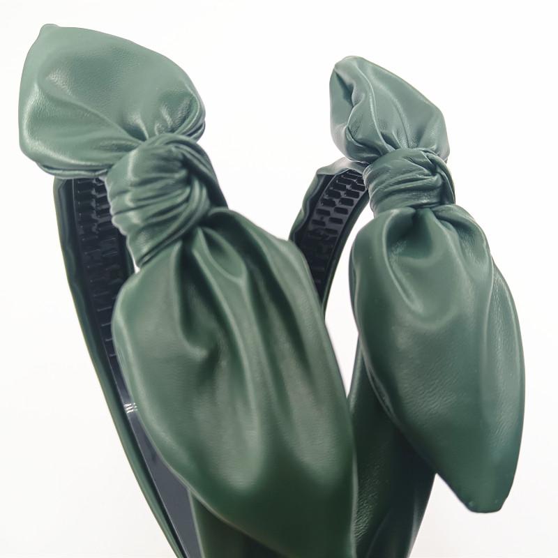 Women Girls Army Green Color Synthetic Leather Bow Knotted Headbands for Ladies Party Shopping Hairbands Toothed Head Hoop
Women Girls Army Green Color Synthetic Leather Bow Knotted Headbands for Ladies Party Shopping Hairbands Toothed Head Hoop