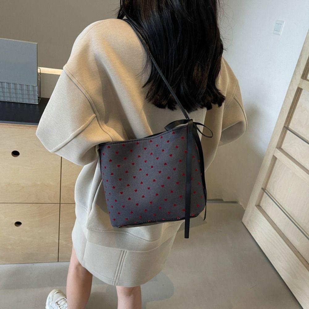 Большая вместительная сумка-мешок с бантом Wave Point Star Handbag Sweet Underarm Bucket Bag Girls
Большая вместительная сумка-мешок с бантом Wave Point Star Handbag Sweet Underarm Bucket Bag Girls