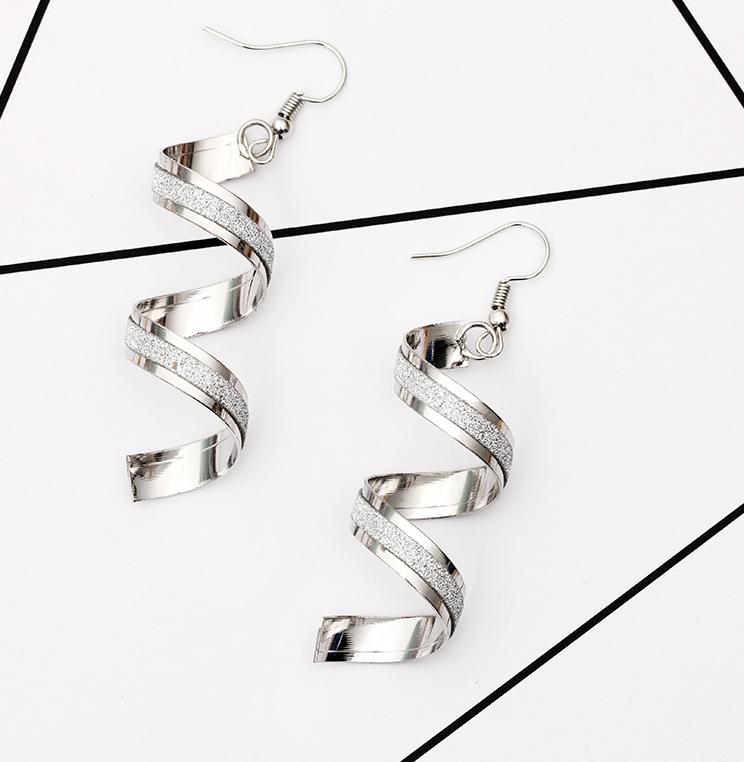New Fashion Personality Wild Spiral Geometric Earrings Wholesale Long Ring Frosted Gold And Copper Two-color Wild Earrings мідний
New Fashion Personality Wild Spiral Geometric Earrings Wholesale Long Ring Frosted Gold And Copper Two-color Wild Earrings мідний