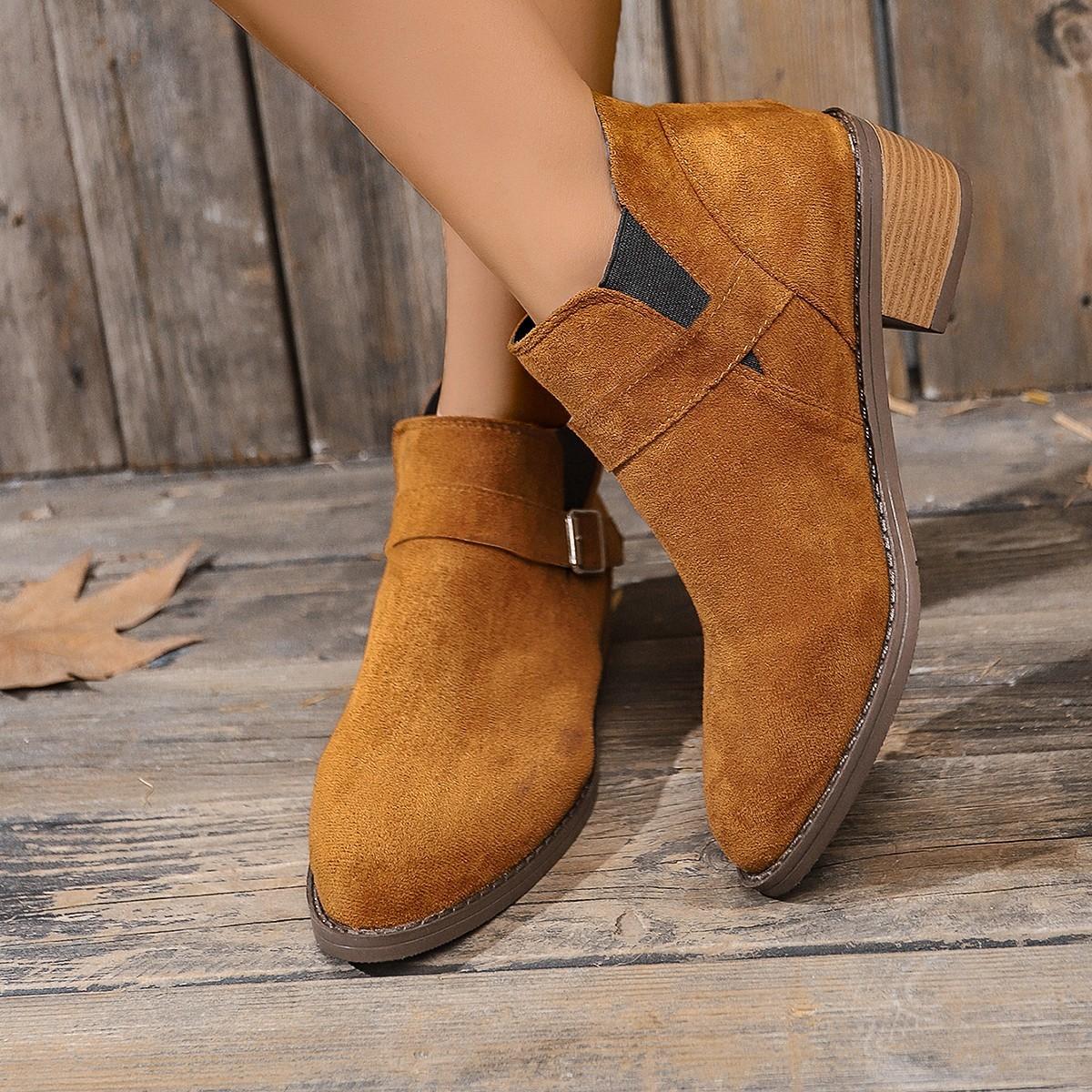 Autumn belt buckle short boots women s new thick heel suede large size Chelsea boots 43
Autumn belt buckle short boots women s new thick heel suede large size Chelsea boots 43