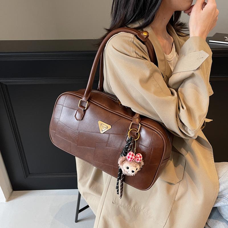 Модная сумка большой вместимости женская новая осенне-зимняя ретро сумка на плечо сумка-тоут 
Модная сумка большой вместимости женская новая осенне-зимняя ретро сумка на плечо сумка-тоут