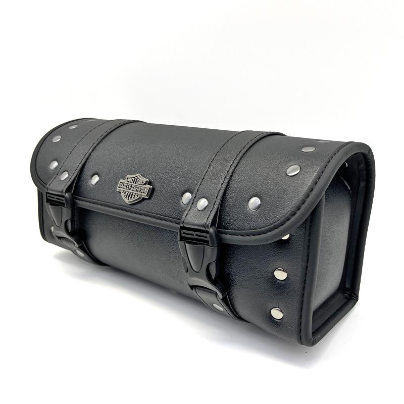 Vintage Motorcycle Leather Front Bag Harley Cruise Electric Vehicle Universal Waterproof Sun Resistant Wear-resistant Hanging Bag Length 30, width 8.5, height 12cm чёрный
Vintage Motorcycle Leather Front Bag Harley Cruise Electric Vehicle Universal Waterproof Sun Resistant Wear-resistant Hanging Bag Length 30, width 8.5, height 12cm чёрный