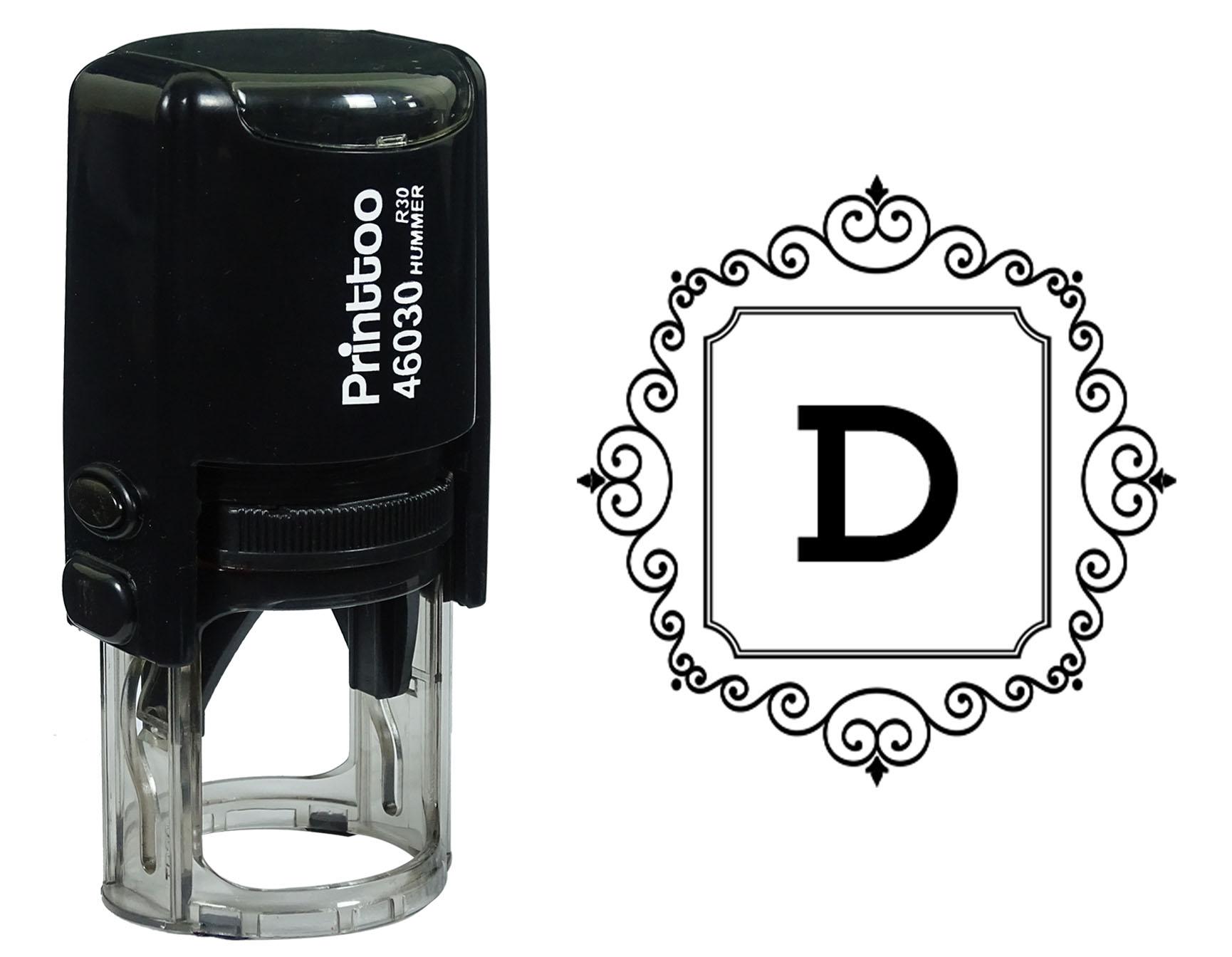 Printtoo Square Swirl Border Alphabet D Monogram Initial Self Inking Rubber Stamp Office 30 mm Diameter (Approx) чёрный
Printtoo Square Swirl Border Alphabet D Monogram Initial Self Inking Rubber Stamp Office 30 mm Diameter (Approx) чёрный