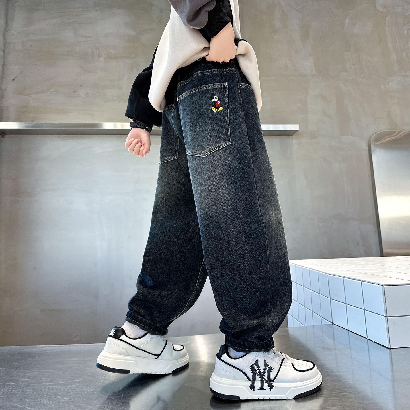 Stylish Boys Velvet-Lined Denim Pants for Autumn/Winter 2025 120 cm синьо сірого кольору
Stylish Boys Velvet-Lined Denim Pants for Autumn/Winter 2025 120 cm синьо сірого кольору