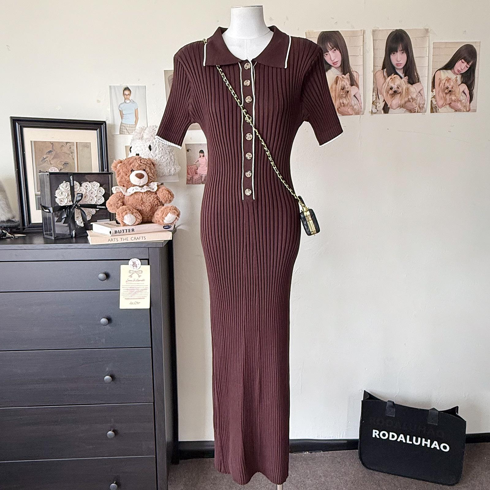 Женское трикотажное платье с короткими рукавами и лацканами, новое в сезоне лето-осень 2025, облегающее платье миди в рубчик на пуговицах One size кафе
Женское трикотажное платье с короткими рукавами и лацканами, новое в сезоне лето-осень 2025, облегающее платье миди в рубчик на пуговицах One size кафе