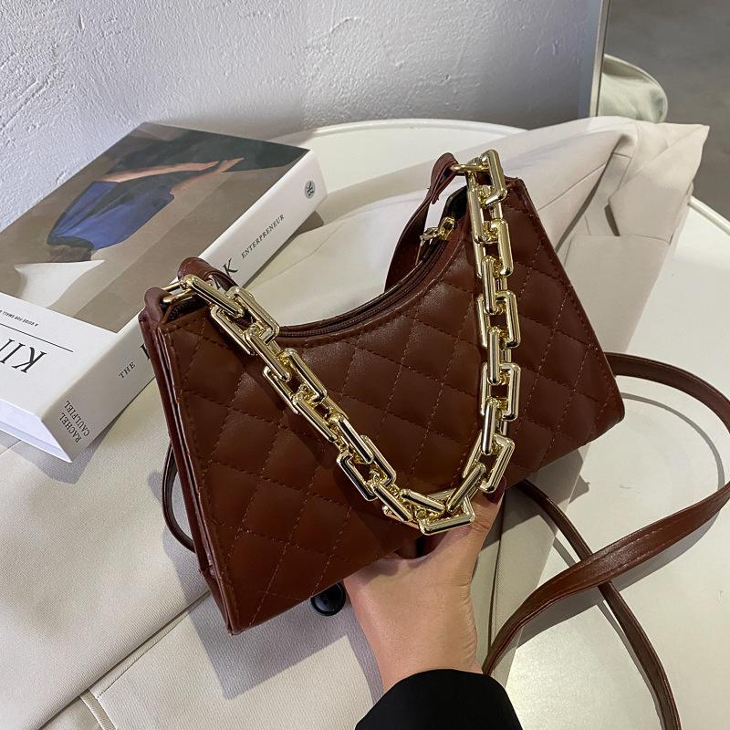 Autumn and winter new women s messenger bag bag messenger shoulder portable chain fashion casual versatile casual bag
Autumn and winter new women s messenger bag bag messenger shoulder portable chain fashion casual versatile casual bag