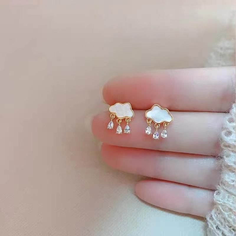 Freshwater Pearl Raindrop Earrings, S925 Silver, Korean-Style Cute Zircon Studs for Women
Freshwater Pearl Raindrop Earrings, S925 Silver, Korean-Style Cute Zircon Studs for Women
