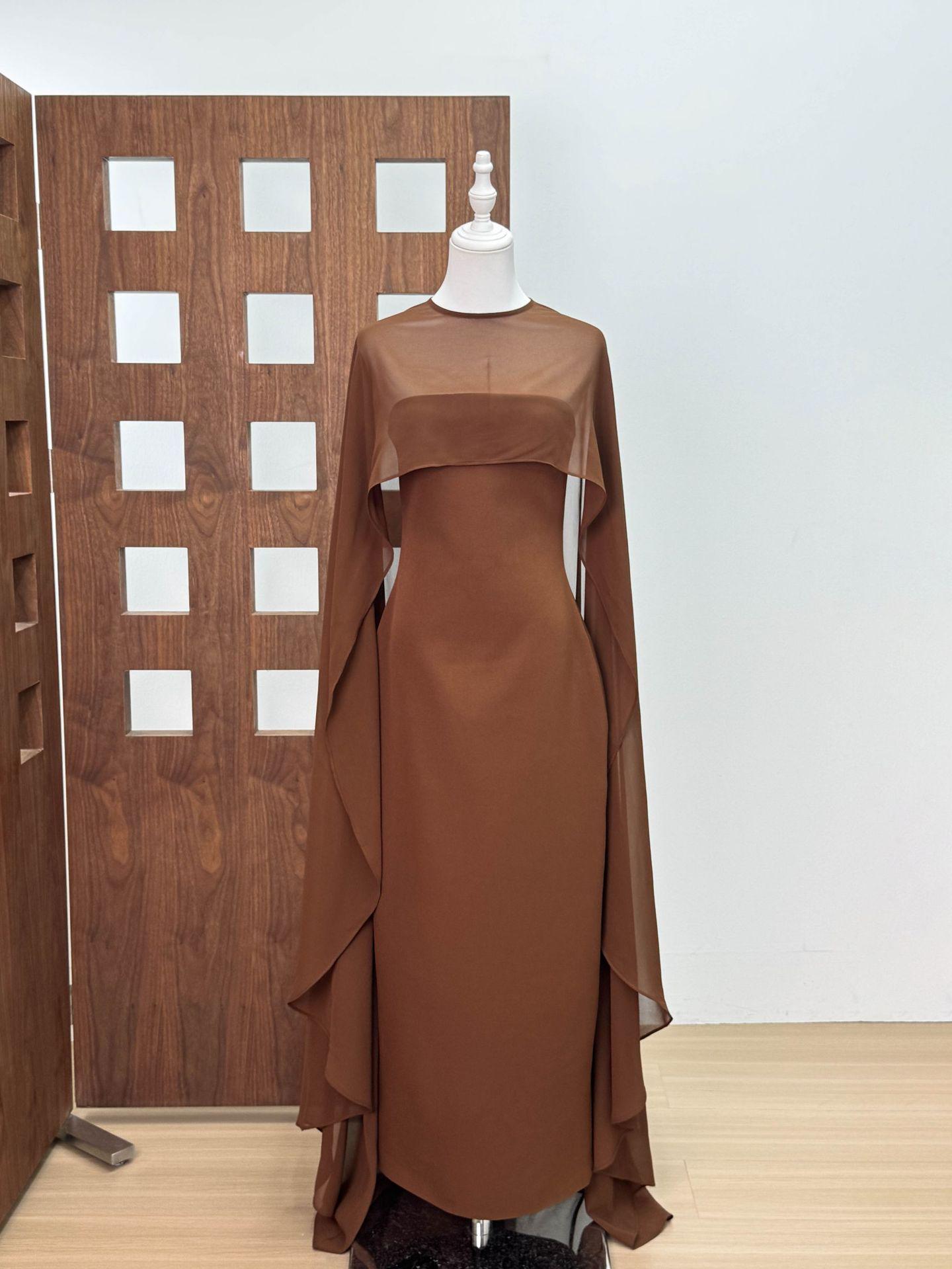 2026 Early Spring Elegant Solid Color Long Dress with Shawl-Style Translucent Cape Small
2026 Early Spring Elegant Solid Color Long Dress with Shawl-Style Translucent Cape Small