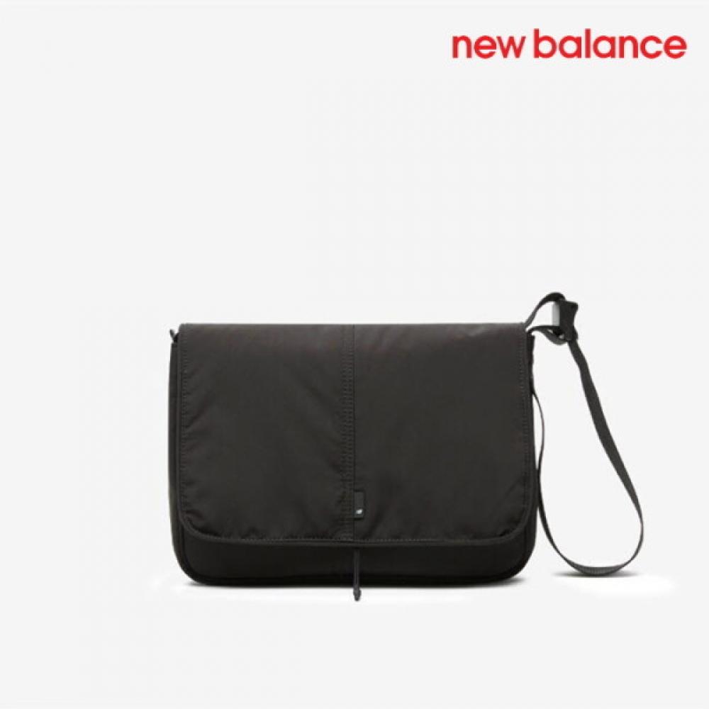 New Balance Back To School Bag C28 Nbgcesl106 19 Padded Crossbody Bag FREE/FREE
New Balance Back To School Bag C28 Nbgcesl106 19 Padded Crossbody Bag FREE/FREE