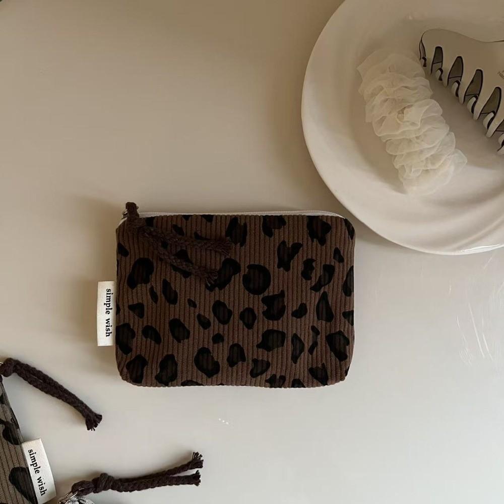 Portable Zipper Mini Corduroy Bag Leopard Print multi-purpose Coin Bag Travel Storage Pouch Key кавовий
Portable Zipper Mini Corduroy Bag Leopard Print multi-purpose Coin Bag Travel Storage Pouch Key кавовий