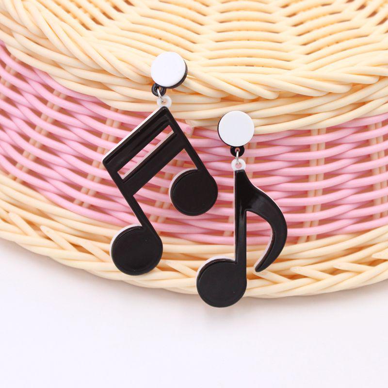 Exquisite Asymmetrical Acrylic Musical Note Earrings – European & American Geometric Style
Exquisite Asymmetrical Acrylic Musical Note Earrings – European & American Geometric Style
