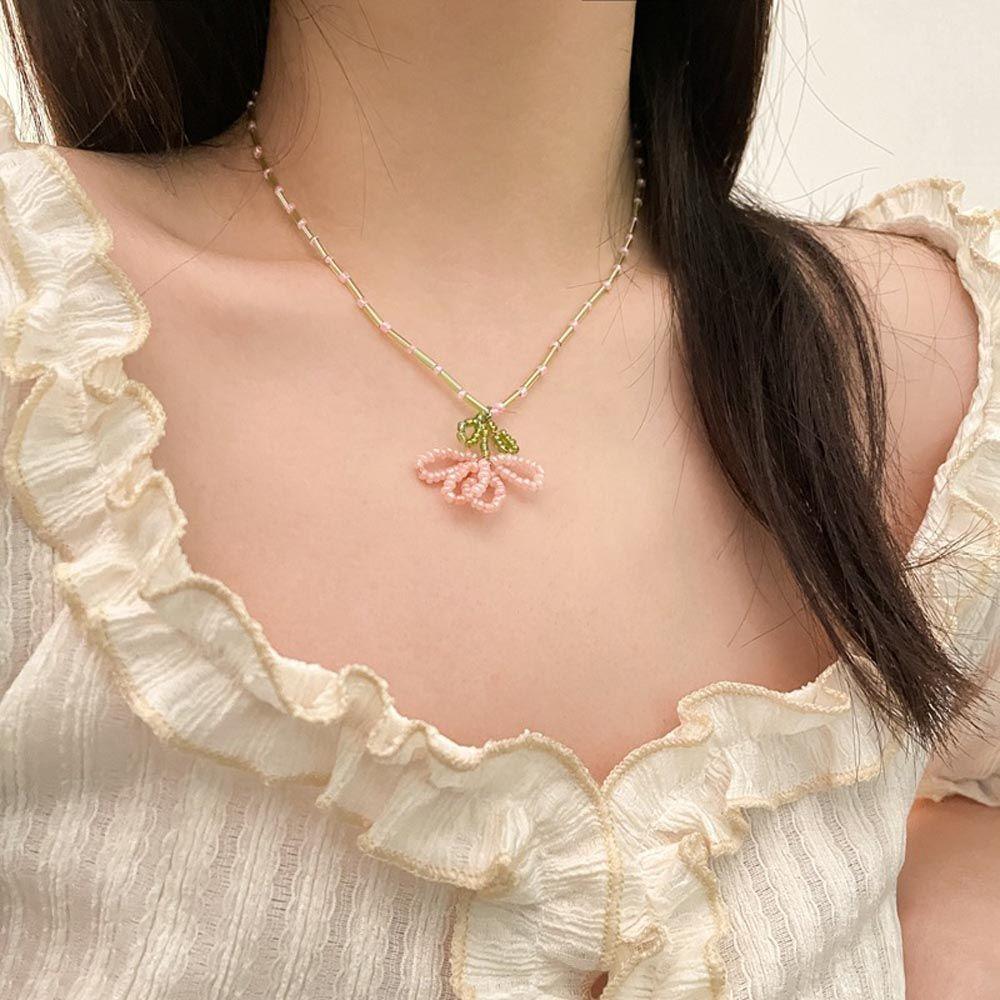 Temperament Pearl Heart Party Trendy Korean Necklaces Beaded Flower Pendant Woman Clavicle Choker
Temperament Pearl Heart Party Trendy Korean Necklaces Beaded Flower Pendant Woman Clavicle Choker