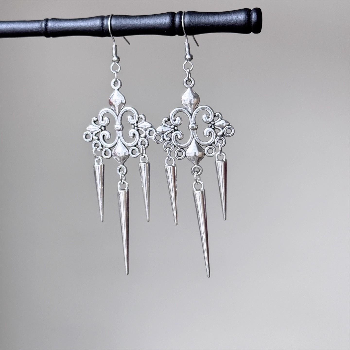 Women s Vintage Gothic Court Tassel Dangle Earrings Silver Color Goth Punk Aesthetic Fashion Jewelry Accessory
Women s Vintage Gothic Court Tassel Dangle Earrings Silver Color Goth Punk Aesthetic Fashion Jewelry Accessory