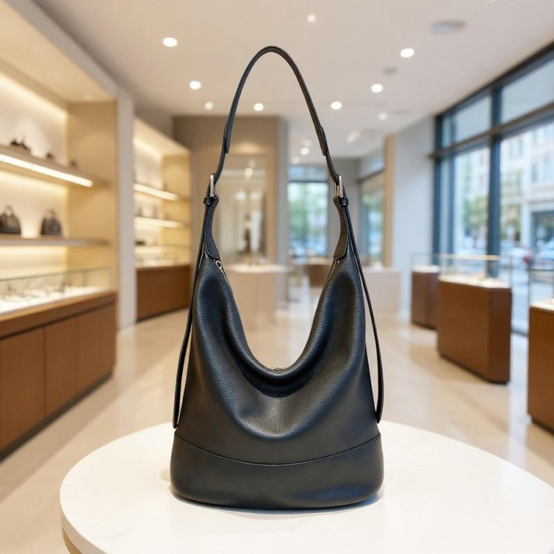 Genuine Leather Large-capacity Bucket Bag Underarm Women s Light Luxury High-end Top-layer Cowhide Deer Pattern All-matching Cross-shoulder 27x16x31CM
Genuine Leather Large-capacity Bucket Bag Underarm Women s Light Luxury High-end Top-layer Cowhide Deer Pattern All-matching Cross-shoulder 27x16x31CM