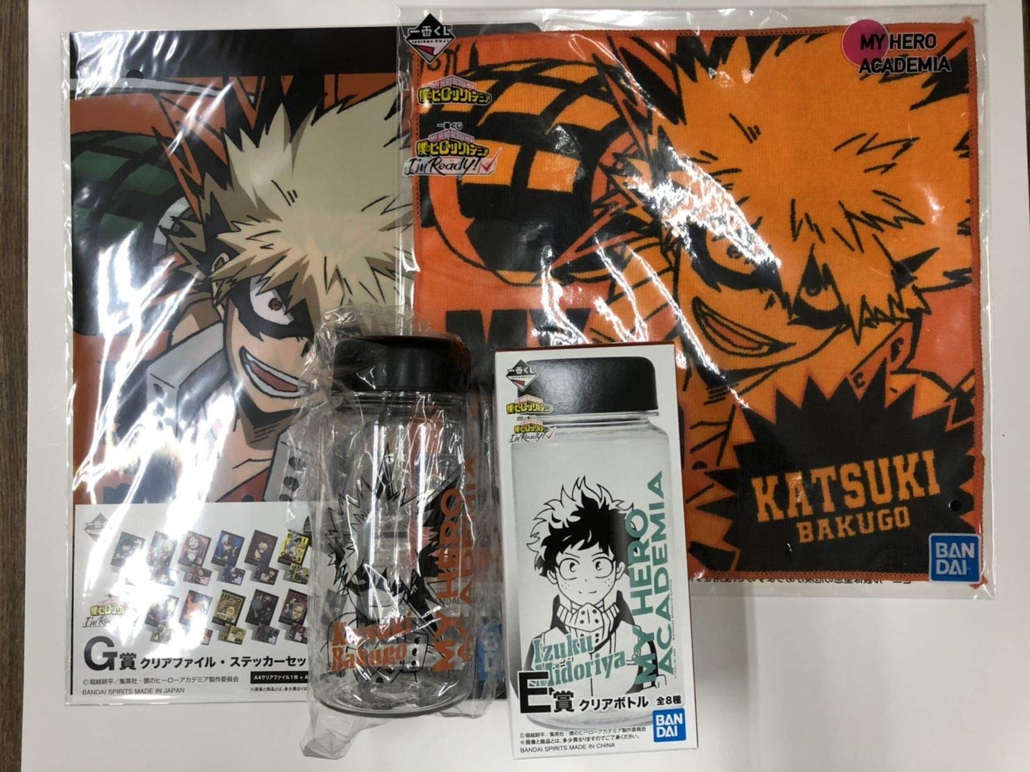 Ichiban Kuji Моя геройская академия Готов Приз E Кацуки Бакуго Прозрачная бутылка Приз F Полотенце для рук Приз G Набор прозрачных файлов Я
Ichiban Kuji Моя геройская академия Готов Приз E Кацуки Бакуго Прозрачная бутылка Приз F Полотенце для рук Приз G Набор прозрачных файлов Я