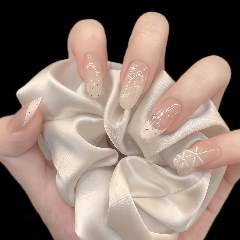 Градиєнтні золотисті фольговані знімні наклейки для нігтів - Осінньо-зимова колекція
Градиєнтні золотисті фольговані знімні наклейки для нігтів - Осінньо-зимова колекція