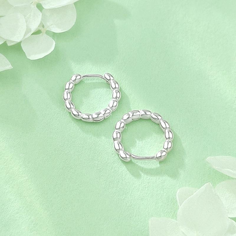 Women s Exquisite s925 Sterling Silver Beaded Hoop Earrings – Lightweight, High-End, Versatile Fashion YX133
Women s Exquisite s925 Sterling Silver Beaded Hoop Earrings – Lightweight, High-End, Versatile Fashion YX133