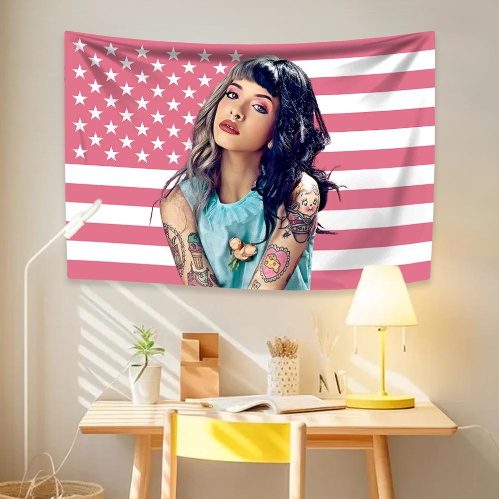 Melanie Martinezs USA Flag Tapestry Pop Singer Home Decor Wall Hanging Dorm Backdrop Fans Party Concert Banner Room Decoration 74x94cm(29x37in)
Melanie Martinezs USA Flag Tapestry Pop Singer Home Decor Wall Hanging Dorm Backdrop Fans Party Concert Banner Room Decoration 74x94cm(29x37in)