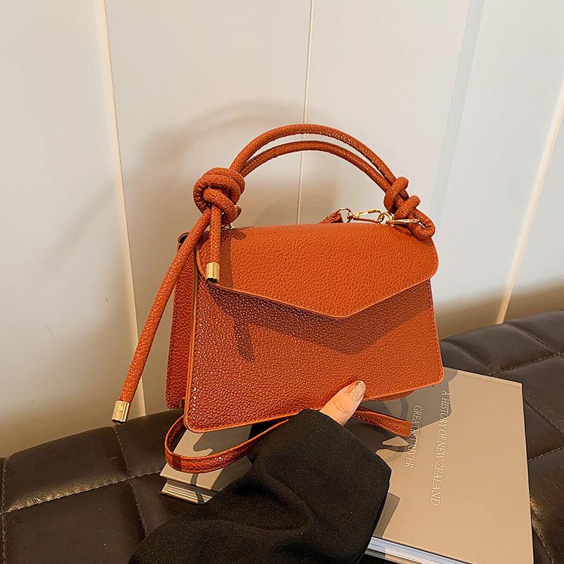 Internet celebrity fashion simple personality small bag women 2025 trendy versatile ins shoulder messenger bag small square bag оранжевый
Internet celebrity fashion simple personality small bag women 2025 trendy versatile ins shoulder messenger bag small square bag оранжевый