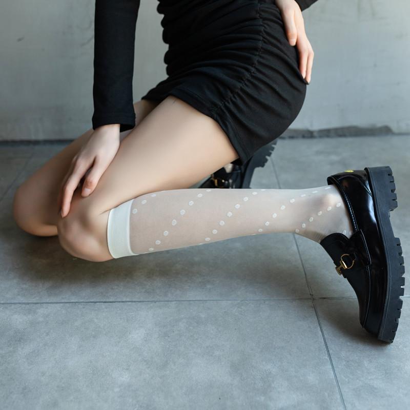 Spring And Summer Twill Jk Girl Lolita Calf Socks Polka Dot Medium Tube Socks White Generation Color Black Stockings Summer One size fits all молоко, білий колір
Spring And Summer Twill Jk Girl Lolita Calf Socks Polka Dot Medium Tube Socks White Generation Color Black Stockings Summer One size fits all молоко, білий колір