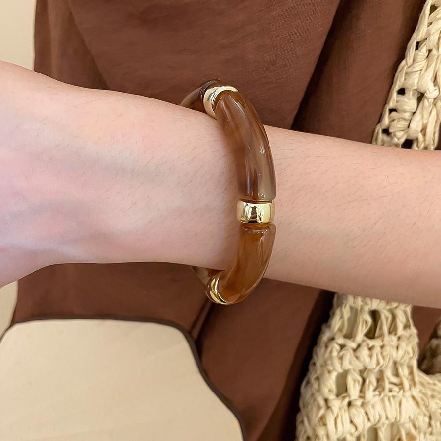 Irregular Round Shell Retro Court Style Bracelet - Light Luxury & High-End Women s Jewelry
Irregular Round Shell Retro Court Style Bracelet - Light Luxury & High-End Women s Jewelry