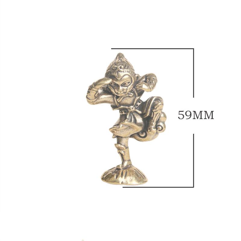 Винтажная латунная статуэтка короля обезьян, настольное украшение, китайский супергерой, фигурки Сунь Укуна, аксессуары для украшения комнаты
Винтажная латунная статуэтка короля обезьян, настольное украшение, китайский супергерой, фигурки Сунь Укуна, аксессуары для украшения комнаты