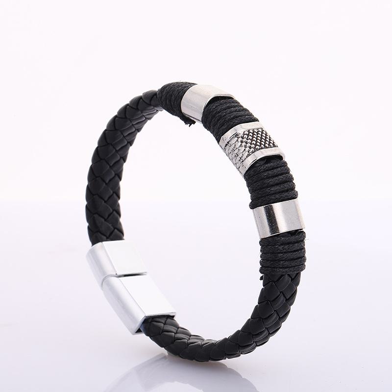 Мужской ретро-браслет из кожи в европейско-американском стиле с элементами трансграничного общения и украшениями из сплава. silver buckle чёрный
Мужской ретро-браслет из кожи в европейско-американском стиле с элементами трансграничного общения и украшениями из сплава. silver buckle чёрный