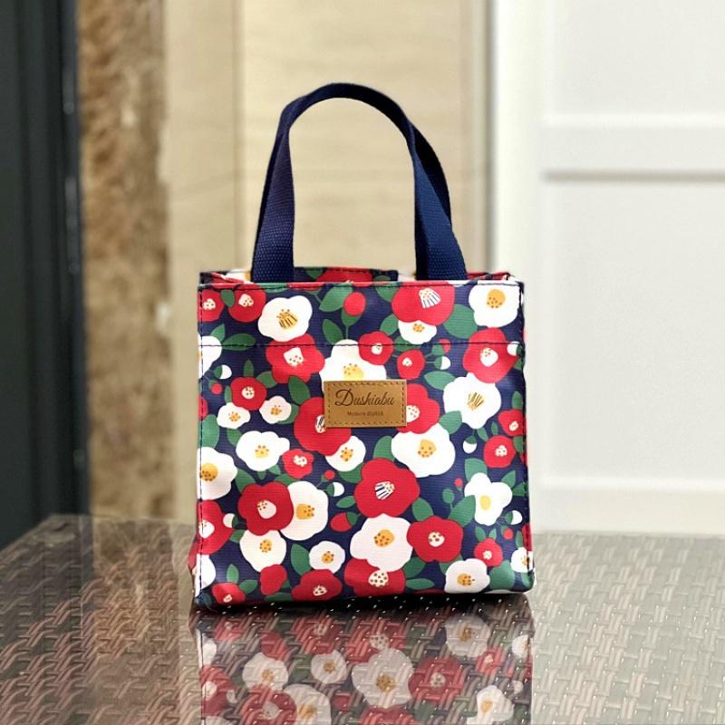 Маленькая женская сумка-тоут с цветочным принтом для обеда в минималистичном японском стиле, офисная сумка с принтом, дорожные сумки для женщин, сумка для мамочек красный
Маленькая женская сумка-тоут с цветочным принтом для обеда в минималистичном японском стиле, офисная сумка с принтом, дорожные сумки для женщин, сумка для мамочек красный