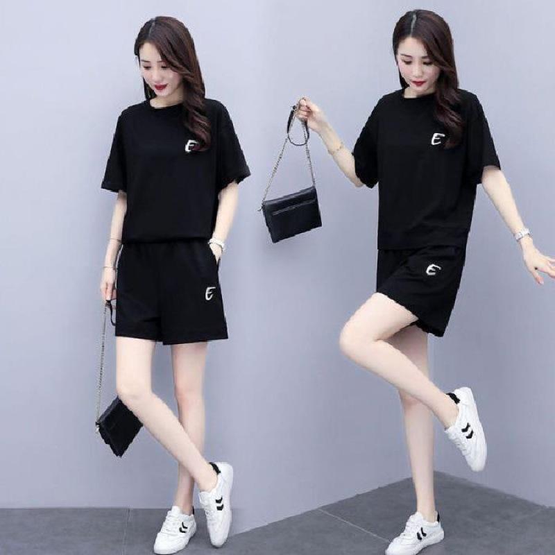 Embroidered Sports Suit for Women Summer Large Size Loose Fashion Short-sleeved Shorts Casual Two-piece Set 4XL чорний
Embroidered Sports Suit for Women Summer Large Size Loose Fashion Short-sleeved Shorts Casual Two-piece Set 4XL чорний
