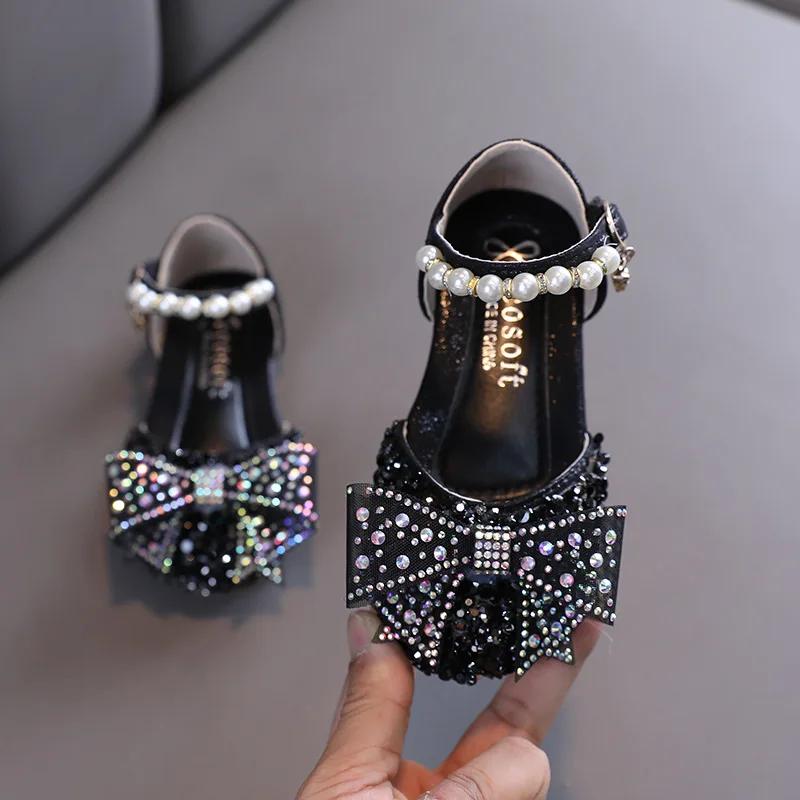 Girls Sandals Fashion Princess Shoes New Spring Summer New Pearl Sequins Flat Sandals Simple Children Shoes Party Wedding H06283 21 чорний
Girls Sandals Fashion Princess Shoes New Spring Summer New Pearl Sequins Flat Sandals Simple Children Shoes Party Wedding H06283 21 чорний