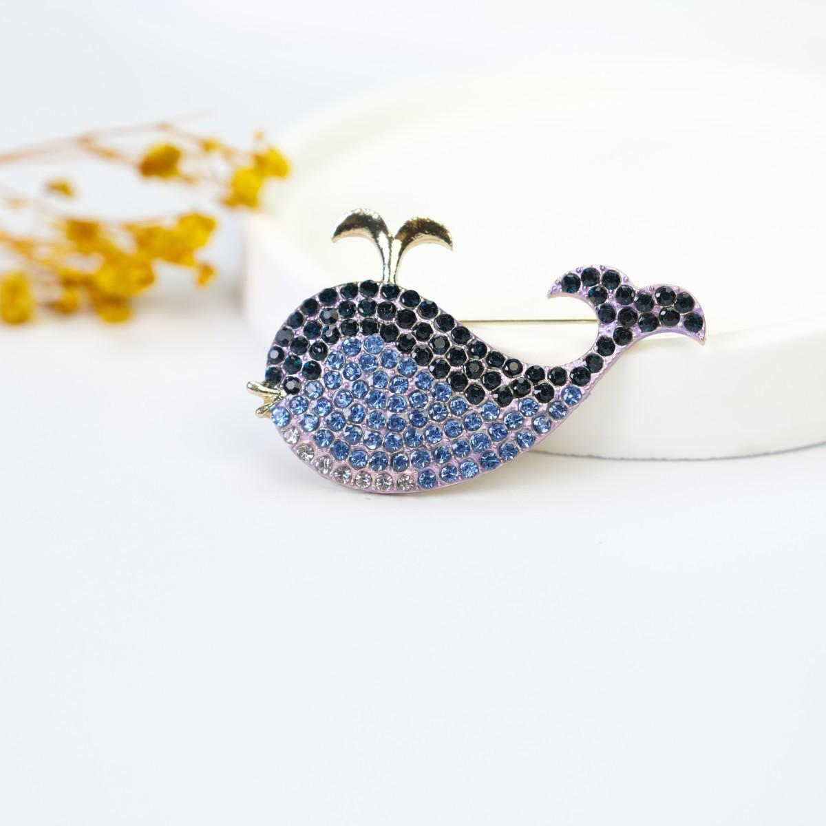 European Light Luxury Cute Blue Whale Brooch for Coat or Jacket
European Light Luxury Cute Blue Whale Brooch for Coat or Jacket