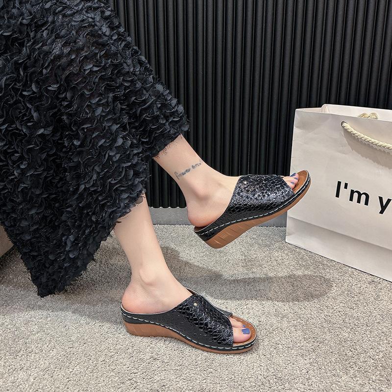 Women s slippers large size women s slippers crocodile pattern fish mouth slippers sewing line thick bottom summer new models 36 золотой
Women s slippers large size women s slippers crocodile pattern fish mouth slippers sewing line thick bottom summer new models 36 золотой