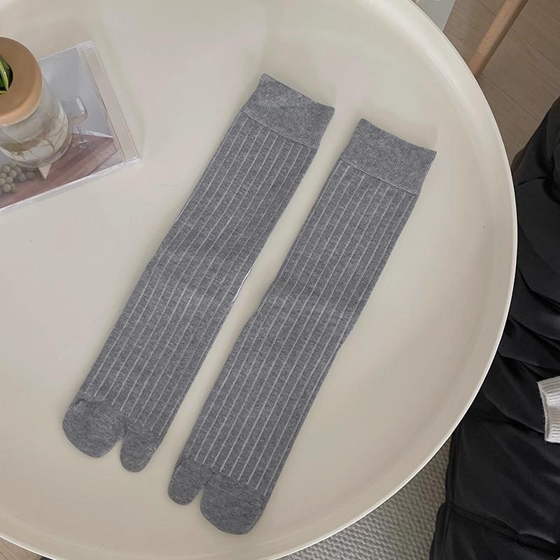 High Quality Lolita Ballet Split Toe Sockings Woman Cotton Socking Silk Stripe Two-Toed Japanese Harajuku Tabi Comfortable Socks One Size світло-сірого кольору
High Quality Lolita Ballet Split Toe Sockings Woman Cotton Socking Silk Stripe Two-Toed Japanese Harajuku Tabi Comfortable Socks One Size світло-сірого кольору
