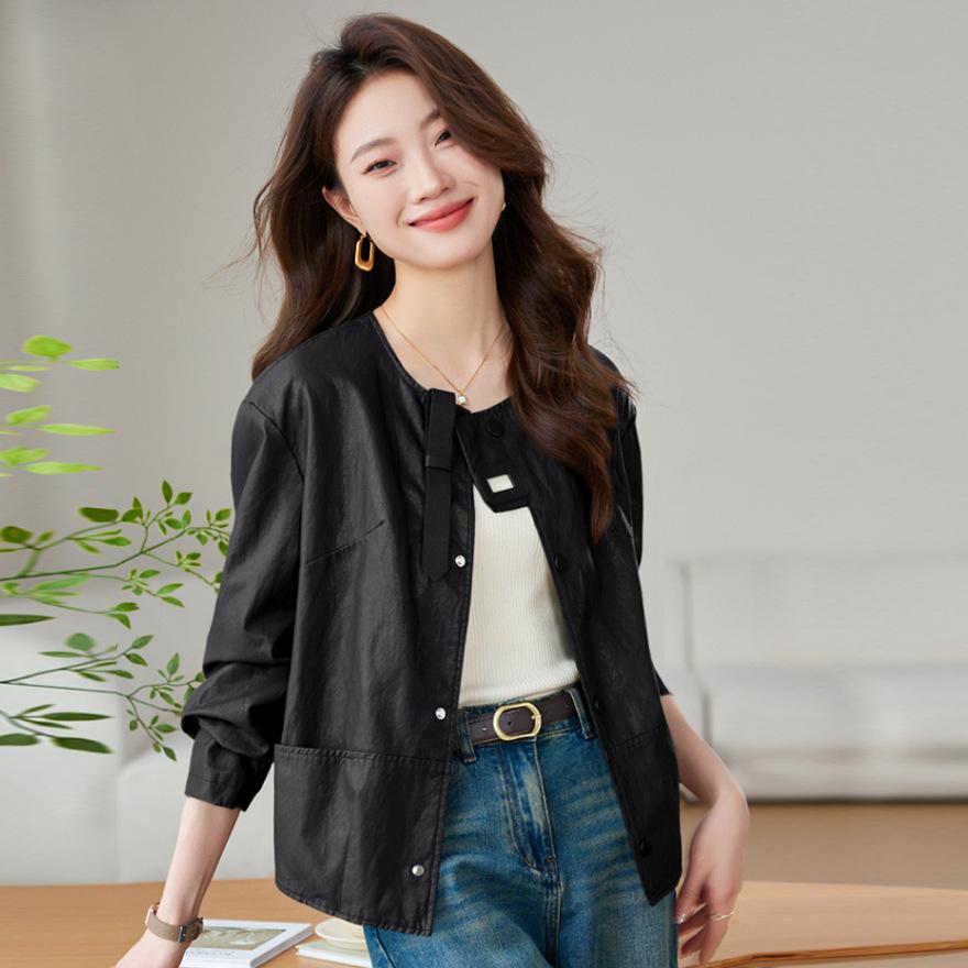 Fashion crew neck leather jacket women s spring and autumn new temperament super good-looking jacket top loose and thin cardigan M чорний
Fashion crew neck leather jacket women s spring and autumn new temperament super good-looking jacket top loose and thin cardigan M чорний