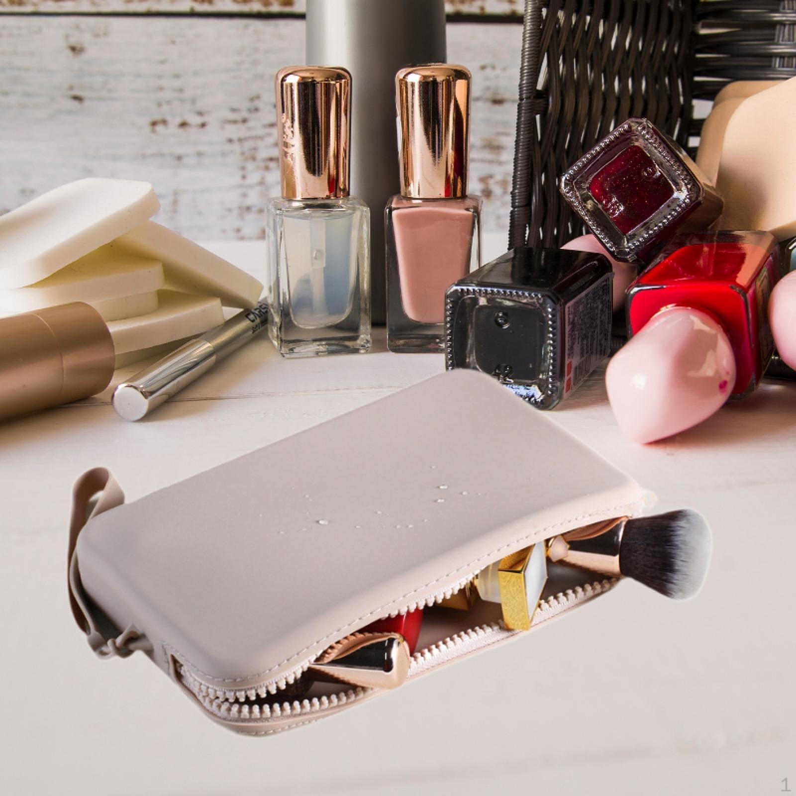 Косметичка из силикона для путешествий и домашнего использования Khaki
Косметичка из силикона для путешествий и домашнего использования Khaki