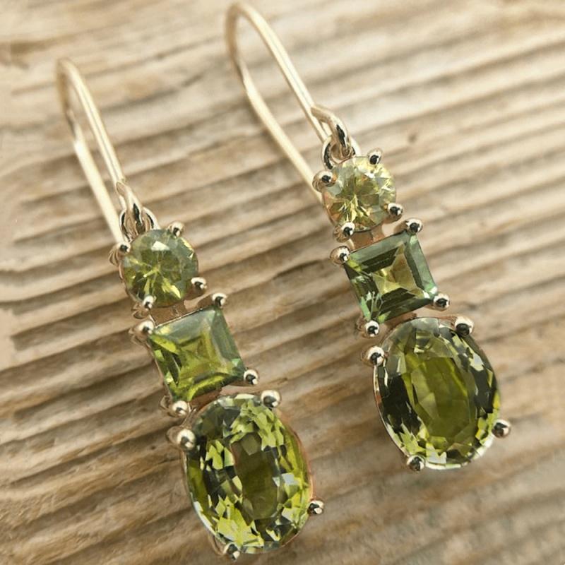 CAOSHI Fashion Retro Bohemian Style Dangle Earrings for Women Gorgeous Gold Color Zircon with Green Geometric Cubic Zirconia
CAOSHI Fashion Retro Bohemian Style Dangle Earrings for Women Gorgeous Gold Color Zircon with Green Geometric Cubic Zirconia