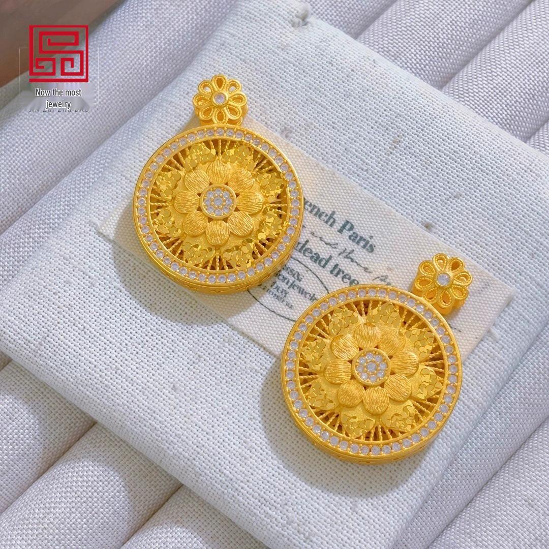 New Chinese Style Rhinestone Inlaid Moon Compass Pendant with Double-Layer Braided Rope for Autumn/Winter Sweaters
New Chinese Style Rhinestone Inlaid Moon Compass Pendant with Double-Layer Braided Rope for Autumn/Winter Sweaters