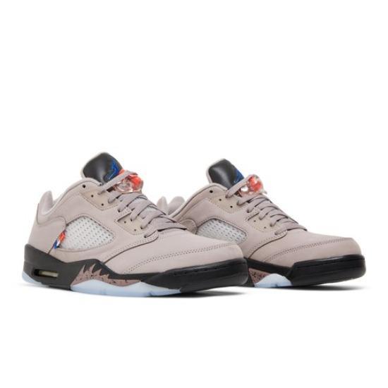 Air Jordan Paris Saint-Germain x Air Jordan 5 Retro Low Paname DX6325-204 EU 42 сливовий/чорний
Air Jordan Paris Saint-Germain x Air Jordan 5 Retro Low Paname DX6325-204 EU 42 сливовий/чорний